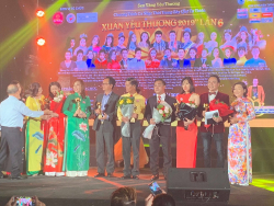 Chủ tịch HDQT BaloTuiXach.com nhận giải Doanh nhân vì Cộng đồng năm 2019