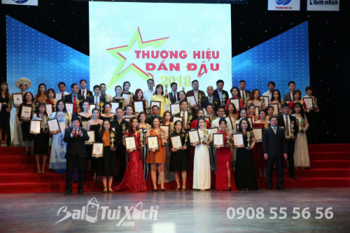 Hệ thống BaLoTuiXach nhận giải thưởng Top 10 Thương hiệu Dẫn đầu Việt Nam 2018