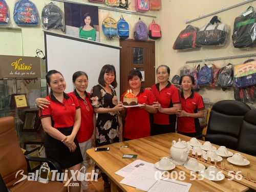 Văn hóa BaloTuiXach - Tổ chức sinh nhật cho nhân viên tháng 1/2019, 478, Huyền Nguyễn, Balo túi xách, 03/09/2020 15:35:33