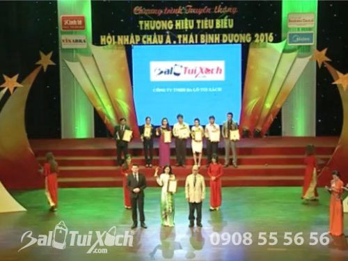 Doanh nhân Võ Thị Thu Sương đăng quang TOP 10 Doanh Nhân Sao Vàng Đất Việt 2016